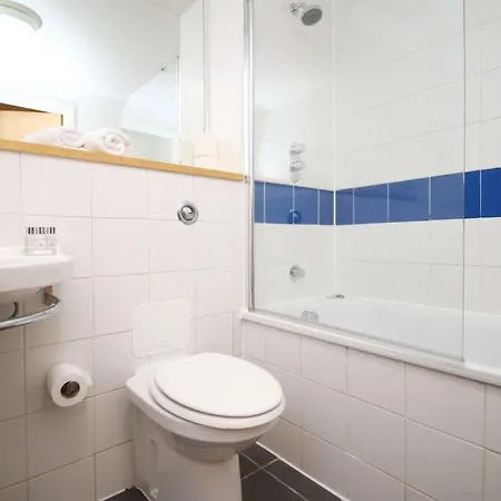 Zentrale Bristol- 2 Betten- Balkon- Wi-fi By Interhome דירה בריסטול