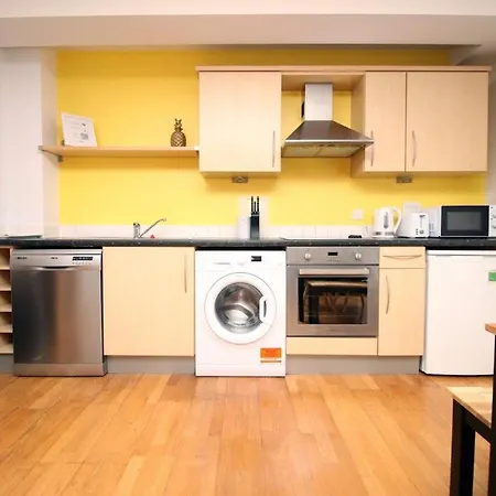 アパート Zentrale Bristol- 2 Betten- Balkon- Wi-fi By Interhome
