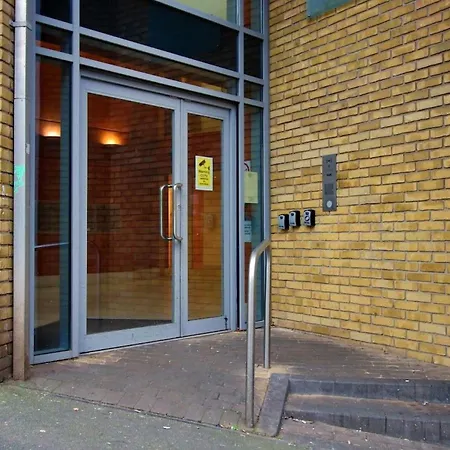 Zentrale Bristol- 2 Betten- Balkon- Wi-fi By Interhome *