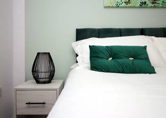 Zentrale Bristol- 2 Betten- Balkon- Wi-fi By Interhome Apartment *