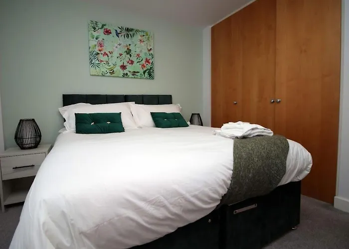 Zentrale Bristol- 2 Betten- Balkon- Wi-fi By Interhome Apartmán