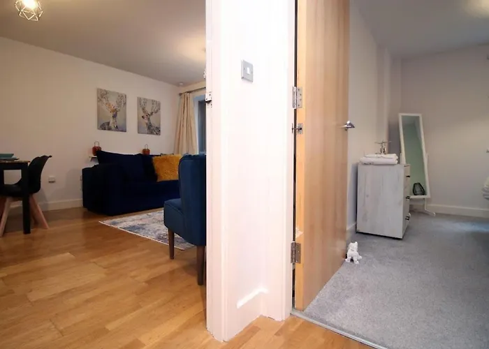 Zentrale Bristol- 2 Betten- Balkon- Wi-fi By Interhome Apartment *