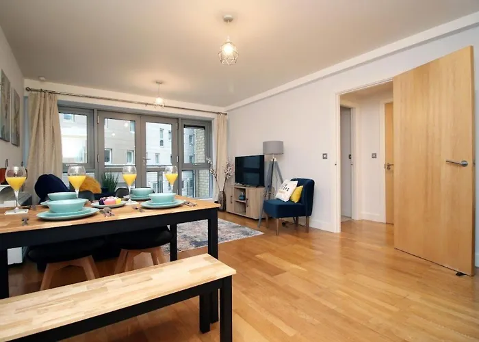 Apartment Zentrale Bristol- 2 Betten- Balkon- Wi-fi By Interhome