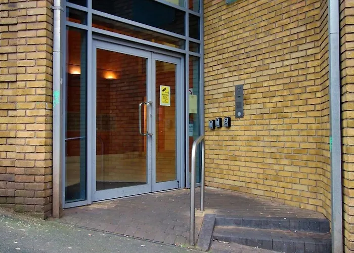 Zentrale Bristol- 2 Betten- Balkon- Wi-fi By Interhome *