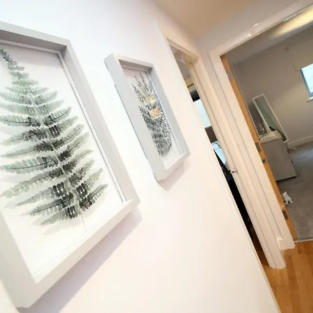 아파트 Zentrale Bristol- 2 Betten- Balkon- Wi-fi By Interhome